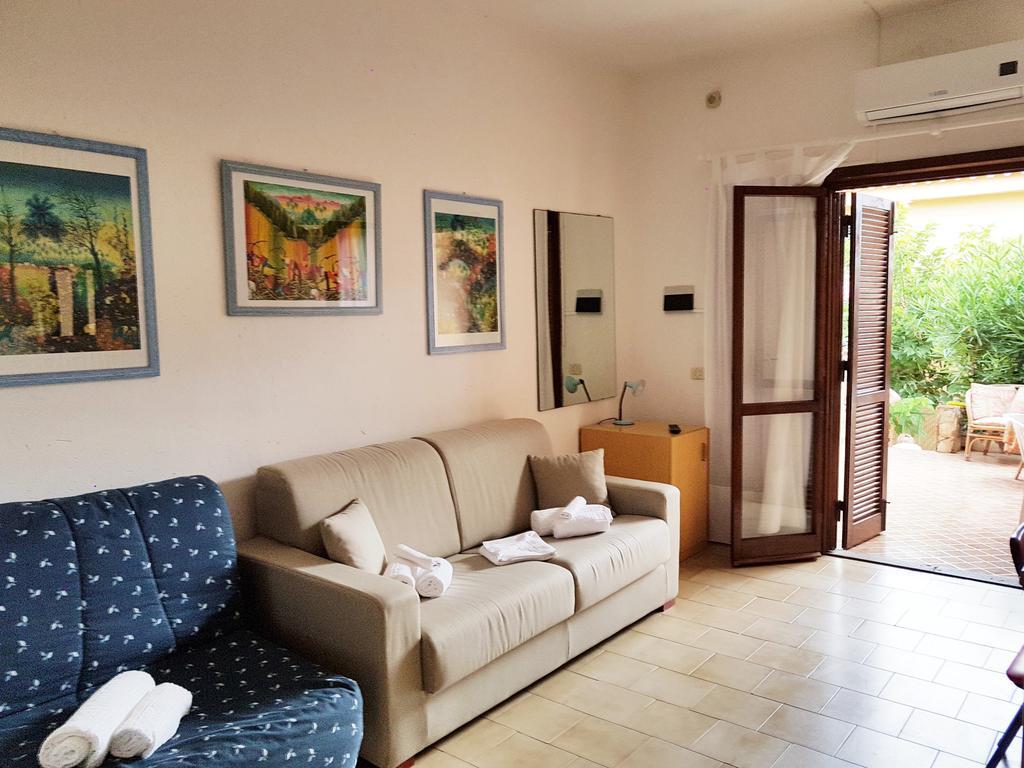 Baia De Bahas - Apartments & Resort Marinella  Ngoại thất bức ảnh
